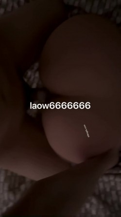 【绿帽淫妻】反差眼镜少妇，极品高颜值露脸人妻「SMMSMM」，约炮入珠单男，和上门推油男技师调情，被当作母狗多人淫趴调教 截图12