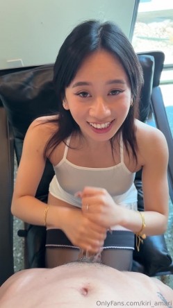 口爆颜射天花板！榨汁姬kiri_amari露脸性爱，多种高强度榨精做面膜，主打一个淫骚 截图3