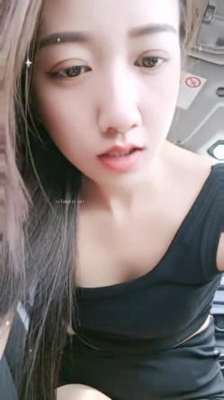 主营户外，喜欢刺激的感觉，【小温柔】，约情人驱车到无人区，车震内射，回到酒店性欲再起，骚逼真是个榨 截图1