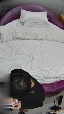 酒店偷拍 ️年轻情侣气质甜美女友精致的小嘴爱吃男友JJ被操两场次 截图1