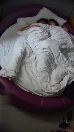酒店偷拍 ️年轻情侣气质甜美女友精致的小嘴爱吃男友JJ被操两场次 截图11
