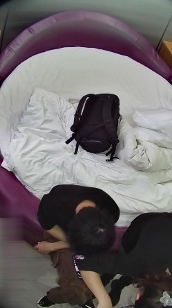 酒店偷拍 ️年轻情侣气质甜美女友精致的小嘴爱吃男友JJ被操两场次 截图16