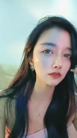 【高端奢华 ️顶级空姐】超美商务模特『小一一』极品女神重磅回归 又骚又御《此女只应天上有 人间谁配操一回》 截图13