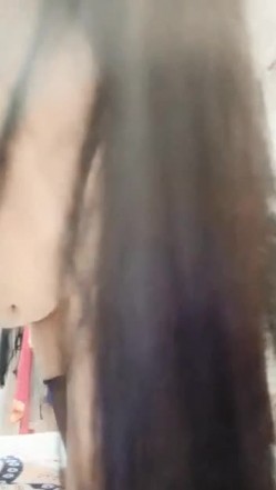 长发飘飘 高颜值美女主播 炮友啪啪 后入女上位用力操逼 卫生间用迷你版自慰器插逼 高潮喷水 截图12