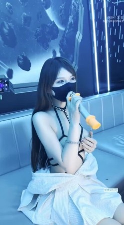字母圈顶级调教大神【DOM黑宫】网红小母狗沦为包养玩物 按摩房淫交侍奉 狂艹内射~超美身材卫生间疯狂后入 截图14