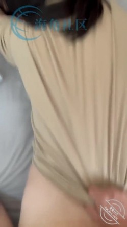海角社区新人UP主奶子正义 玩弄朋友那爆乳肥臀的极品老婆,口爆吞精,实拍无剪辑 截图7