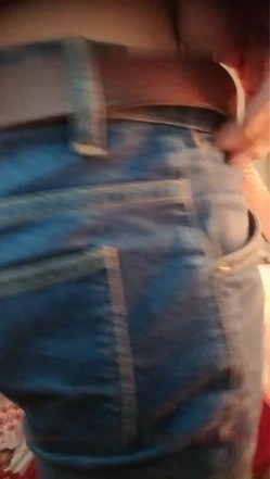 老哥找个苗条女技师按摩啪啪 按摩了一下按摩床上大力猛操非常诱人 截图15