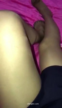 【真实空姐 ️稀缺航空】极品制服『空姐』反差婊私拍集 佳妮空姐多名女神接机啪啪 穿空姐制服做爱 截图2