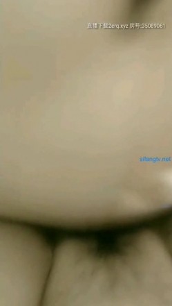 最美清新女神『上海榨汁机』小张雨绮首次和男友性爱啪 爆乳粉穴黑丝 可爱女仆装 无套猛烈速插内射白浆 截图12