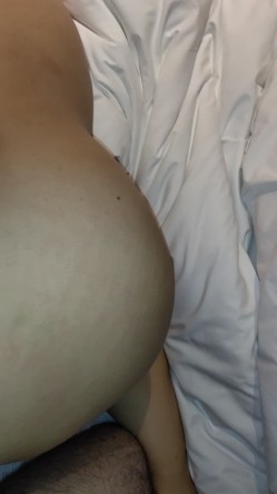 胡子大叔酒店约炮身材丰满的女会计各种姿势啪啪 有点害羞不让拍 完美露脸 截图6