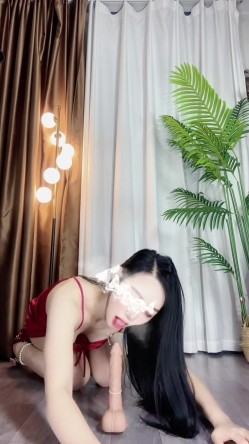 【斗鱼】极品大长腿御姐【媚娘】转站抖音 大哥重金定制 黑丝高跟 裸舞自慰 截图7