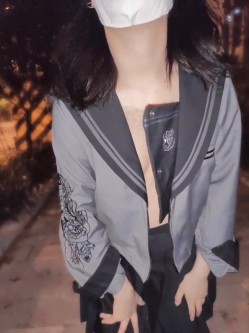 顶推重磅福利，大神高价自购海角万人追踪反差婊【胡九万（原小芳姐姐）】最全合集，性奴调教啪啪各种花样，秒懂下 截图1