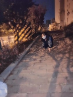 顶推重磅福利，大神高价自购海角万人追踪反差婊【胡九万（原小芳姐姐）】最全合集，性奴调教啪啪各种花样，秒懂下 截图5