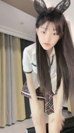 这男的也太爽了 和零零后小姨子偷情『04年小情妇』清纯的一逼 穿着JK制服啪啪还全程无套 截图3