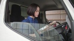 STARS-895 配送中NTR 既婚ベテランドライバーの配送に付いて回るうち車中で襲われてしまった新婚人妻 MINAMO 截图10