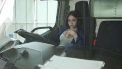 STARS-895 配送中NTR 既婚ベテランドライバーの配送に付いて回るうち車中で襲われてしまった新婚人妻 MINAMO 截图11