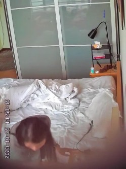 整整三天！酒店偷拍情侣开房三天打炮集合！妹子身材非常好，各种换装！整天都黏在一起，没日没夜地打炮 截图4