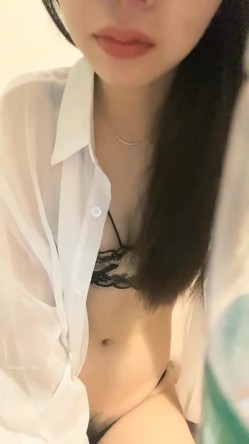新人下海！逆天颜值，【五花肉】，清秀四川小美女，年轻脸蛋全是胶原蛋白，毛茸茸少女逼 截图2