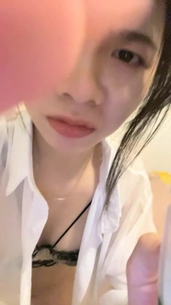 新人下海！逆天颜值，【五花肉】，清秀四川小美女，年轻脸蛋全是胶原蛋白，毛茸茸少女逼 截图6