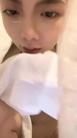 新人下海！逆天颜值，【五花肉】，清秀四川小美女，年轻脸蛋全是胶原蛋白，毛茸茸少女逼 截图7