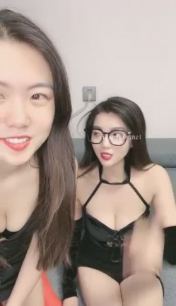 推荐~【甜心果果】校花级，高颜值，大咪咪，恋爱型，这个眼镜妹绝了，超美 截图4