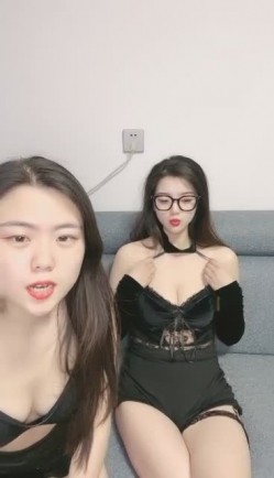推荐~【甜心果果】校花级，高颜值，大咪咪，恋爱型，这个眼镜妹绝了，超美 截图10