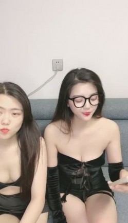 推荐~【甜心果果】校花级，高颜值，大咪咪，恋爱型，这个眼镜妹绝了，超美 截图14