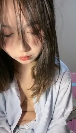 邻家小妹，19岁，颜值相当不错，【不是甜妹好烦啊】，表面是乖乖女，实际上很饥渴 深喉吃鸡被操 截图1