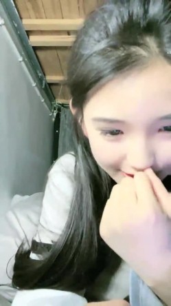 重磅！G奶校花下海~纯到爆炸，【大二学妹】，宿舍脱光，天然白虎馒头穴，小穴超肥，奶子又大又软 截图6