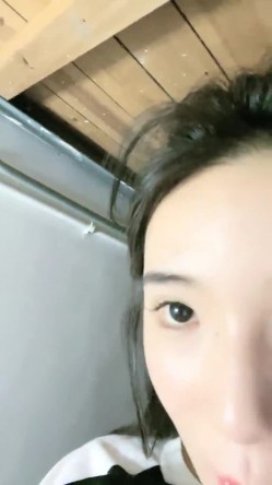 重磅！G奶校花下海~纯到爆炸，【大二学妹】，宿舍脱光，天然白虎馒头穴，小穴超肥，奶子又大又软 截图7