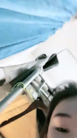 重磅！G奶校花下海~纯到爆炸，【大二学妹】，宿舍脱光，天然白虎馒头穴，小穴超肥，奶子又大又软 截图12