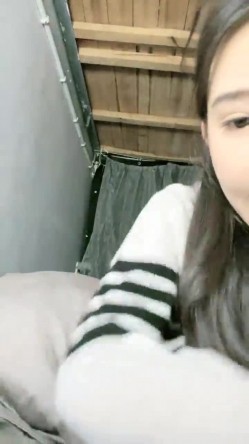 重磅！G奶校花下海~纯到爆炸，【大二学妹】，宿舍脱光，天然白虎馒头穴，小穴超肥，奶子又大又软 截图16