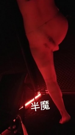 超会玩女的调教大神【伊昂先生MISDO】私拍，羞耻调教良家骚母狗，打火机燃烧深圳白领逼毛真够绝的 截图10