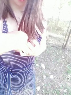 女友把我带到野外干她，在床上已经无法满足她的要求了！ 截图2