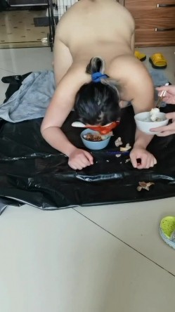 【极品流出 ️恋爱性陷阱】圈养调教大学母狗『二月』无下限性开发实录 完美曝光真实还原母狗成长变化 截图6