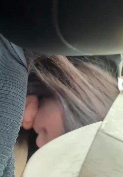 河北超高颜值女神_张舒怡_私密流出_钟爱深喉口交_车内楼梯间沙发到处开舔_分手被渣男全网曝光！ 截图6