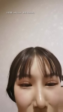 新人学妹初次试水露脸给男友口交大鸡巴，让男友抠逼无套插入，捏着奶子爆草浪荡呻吟不止，被干的神魂颠倒 截图1