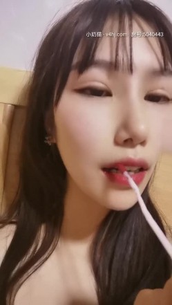 新人学妹初次试水露脸给男友口交大鸡巴，让男友抠逼无套插入，捏着奶子爆草浪荡呻吟不止，被干的神魂颠倒 截图16