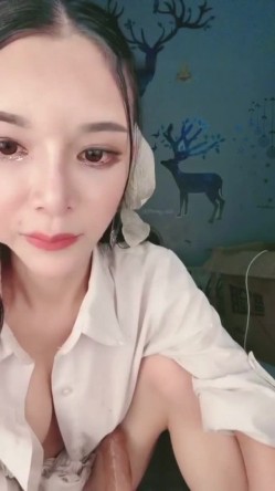 可怜美女生病了还直播赚钱沫熙小仙女身材苗条纤细很长的假鸡巴自慰插出血假道具太长了真够拼的 截图14
