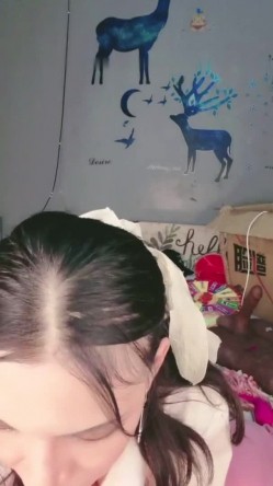 可怜美女生病了还直播赚钱沫熙小仙女身材苗条纤细很长的假鸡巴自慰插出血假道具太长了真够拼的 截图15