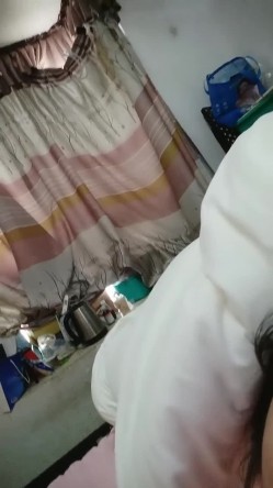 生活所迫无奈下海~极品少妇【小阿姨来了】挤奶 抠逼 操逼！ 截图6