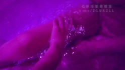 武汉富二代泡良大神「Y先生」推特约炮实录 浴缸爆操露脸少妇，镜前后入A4腰，4P调教两只小母狗，沙发大战纹身荡女 截图2