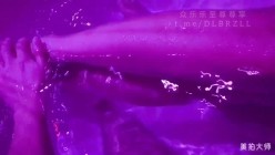 武汉富二代泡良大神「Y先生」推特约炮实录 浴缸爆操露脸少妇，镜前后入A4腰，4P调教两只小母狗，沙发大战纹身荡女 截图3