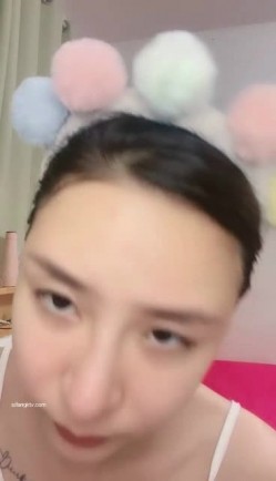 顶级女神 ️简美炸了【甜腻小喵M】关上房门~激情发骚~摸奶骚弄舞姿~道具插穴自慰 ️尽情享受高潮~哥哥来后入嘛！ 截图3