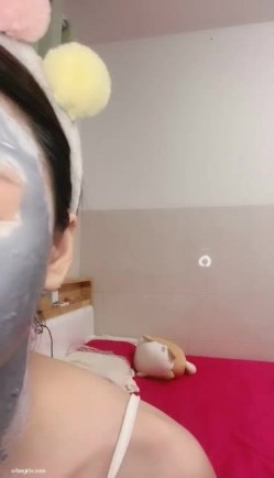 顶级女神 ️简美炸了【甜腻小喵M】关上房门~激情发骚~摸奶骚弄舞姿~道具插穴自慰 ️尽情享受高潮~哥哥来后入嘛！ 截图4