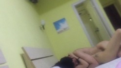 吸毒后的3P乱交 迷迷煳煳地【稀有流出资源】一个在干少妇 一个在偷拍 轮流着干她，大奶子少妇的侧脸很立体非常美，叫床麻酥酥地 截图1