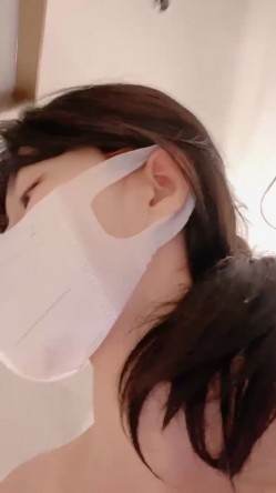 你浅浅的微笑就像乌梅子酱！【呜崽酱】19岁学妹在酒店~小妹妹这么瘦，胸却是又大又圆又挺 截图12