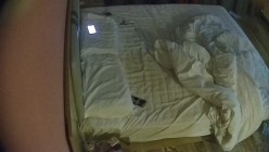酒店偷拍 学生情侣妹子满心期待男友激烈的碰撞废才男友只知道玩游戏性能力让她大失所望 截图14