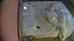 酒店偷拍 学生情侣妹子满心期待男友激烈的碰撞废才男友只知道玩游戏性能力让她大失所望 截图15