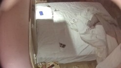 酒店偷拍 学生情侣妹子满心期待男友激烈的碰撞废才男友只知道玩游戏性能力让她大失所望 截图16